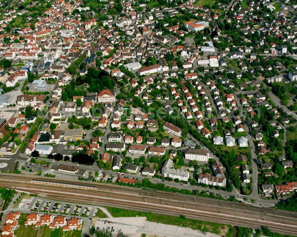 Bühl from the bird's eye view: Residential area - mixed development of a multi-family housing estate and single-family housing estate in Bühl in the state Baden-Wuerttemberg, Germany