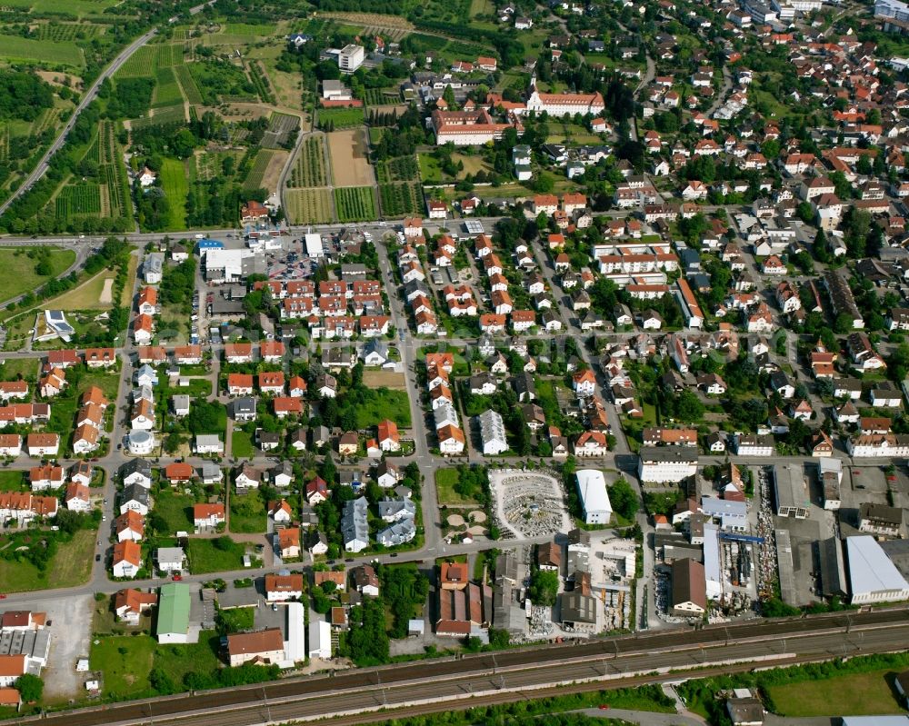 Aerial image Bühl - Residential area - mixed development of a multi-family housing estate and single-family housing estate in Bühl in the state Baden-Wuerttemberg, Germany