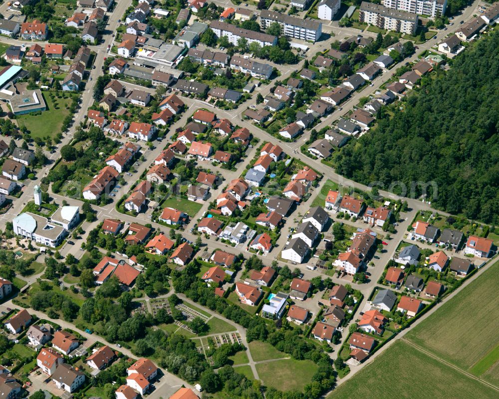 Aerial photograph Blankenloch-Büchig - Residential area - mixed development of a multi-family housing estate and single-family housing estate in Blankenloch-Büchig in the state Baden-Wuerttemberg, Germany