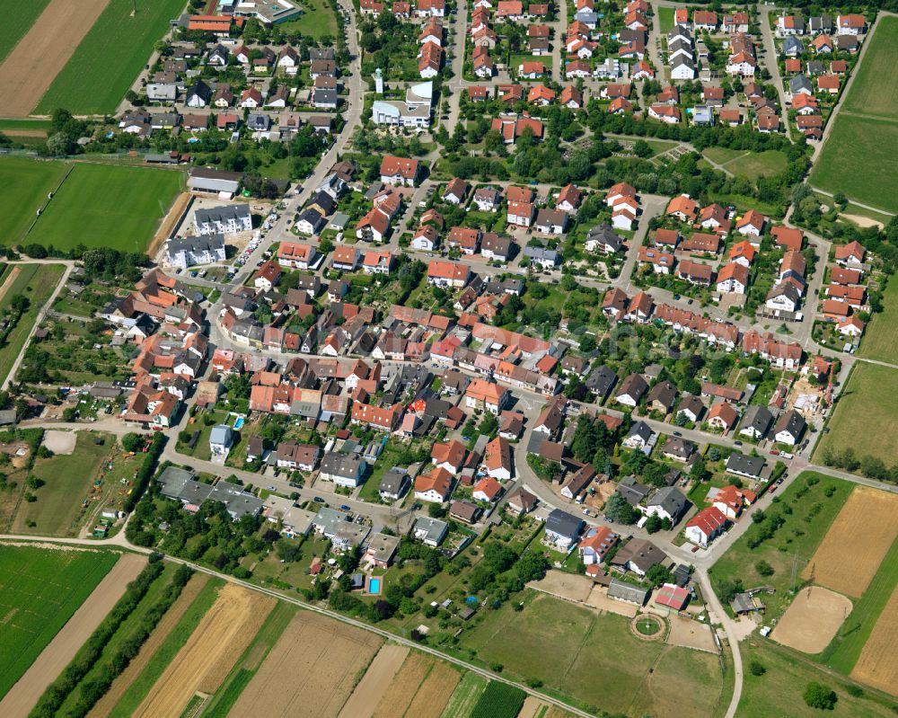 Blankenloch-Büchig from the bird's eye view: Residential area - mixed development of a multi-family housing estate and single-family housing estate in Blankenloch-Büchig in the state Baden-Wuerttemberg, Germany