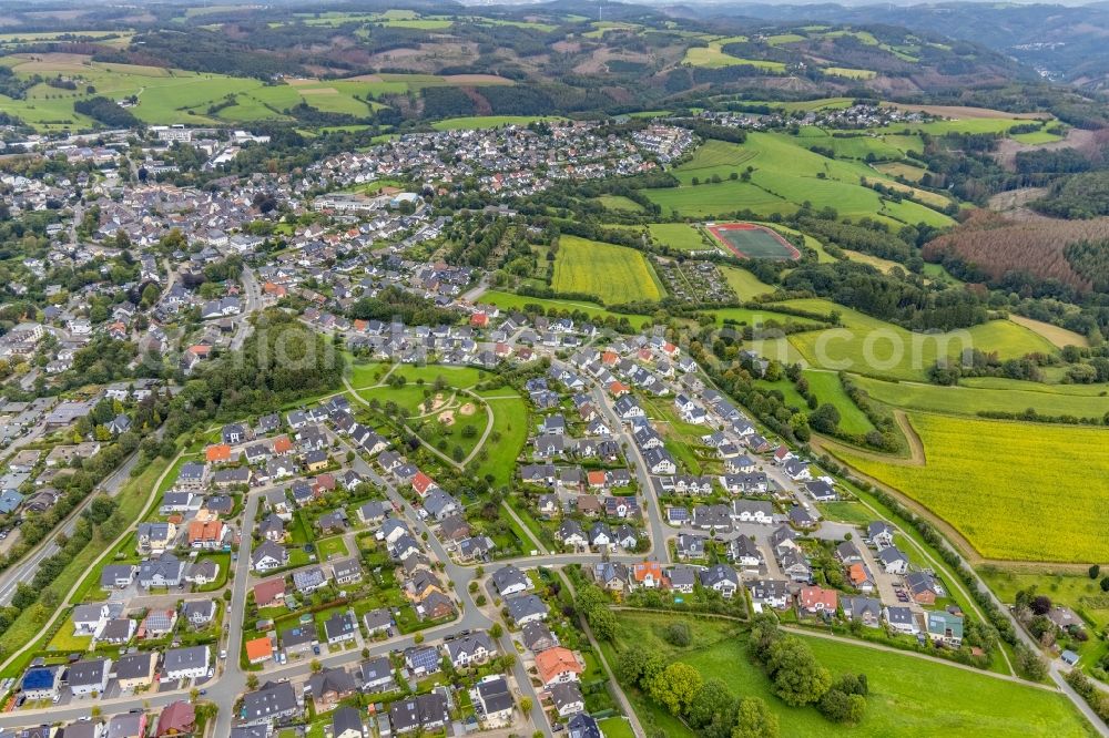 Aerial photograph Breckerfeld - Residential area - mixed development of a multi-family housing estate and single-family housing estate in Breckerfeld in the state North Rhine-Westphalia, Germany