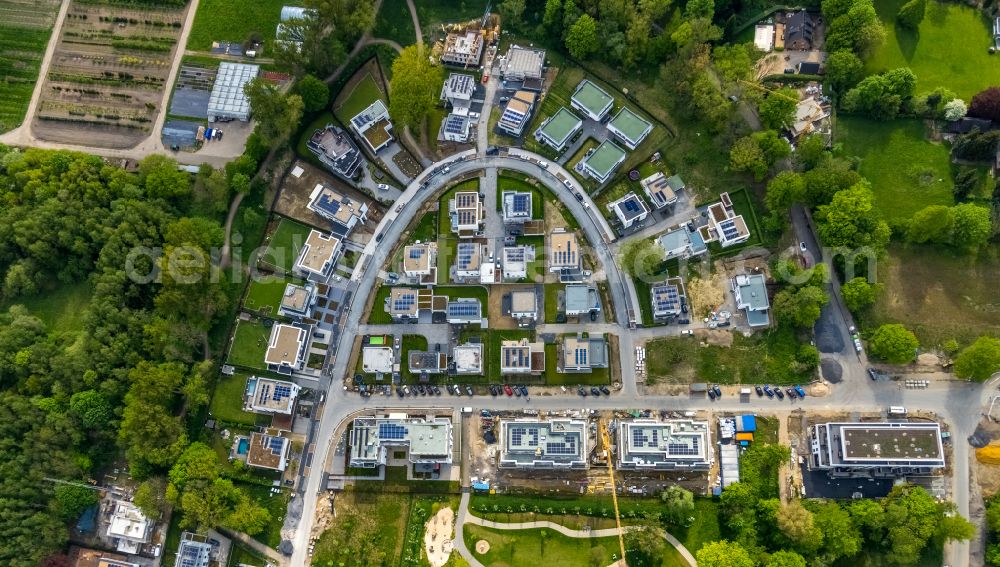 Aerial photograph Gelsenkirchen - Residential area - mixed development of a multi-family housing estate and single-family housing estate of Wohnquartiers Am Buerschen Waldbogen along the Westerholter Strasse - Im Waldquartier in Gelsenkirchen at Ruhrgebiet in the state North Rhine-Westphalia, Germany