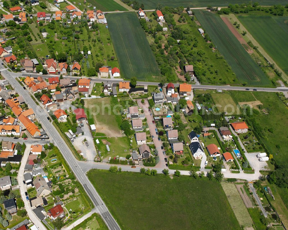 Cattenstedt from above - Residential area - mixed development of a multi-family housing estate and single-family housing estate in Cattenstedt in the state Saxony-Anhalt, Germany