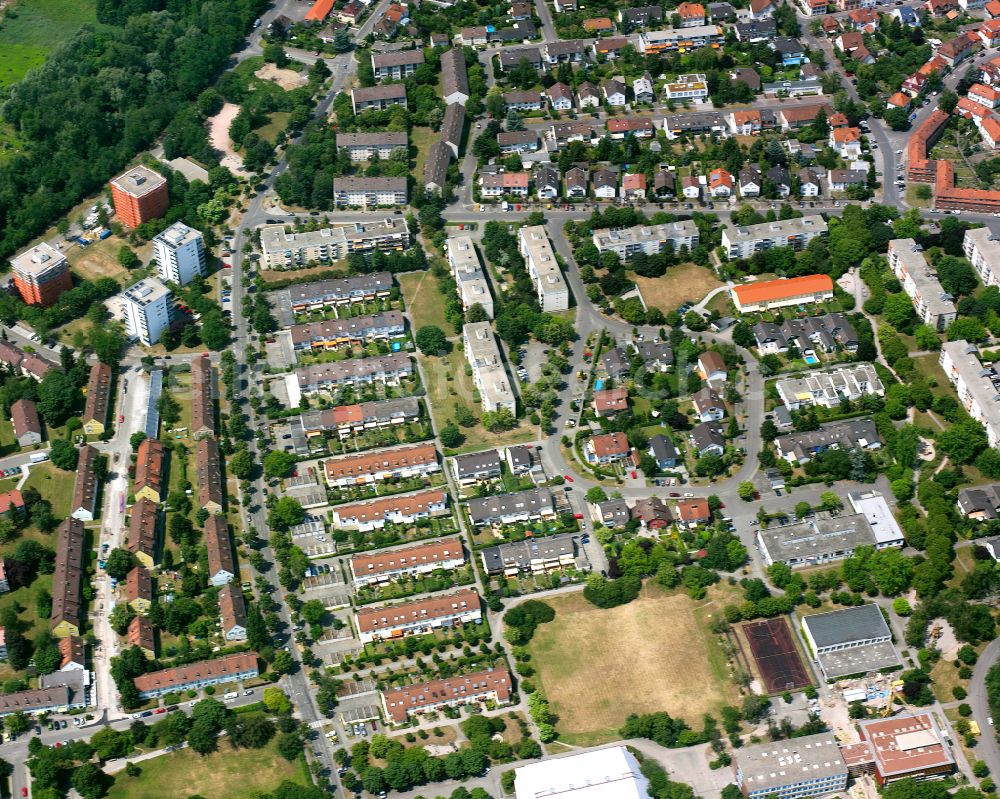 Daxlanden from above - Residential area - mixed development of a multi-family housing estate and single-family housing estate in Daxlanden in the state Baden-Wuerttemberg, Germany