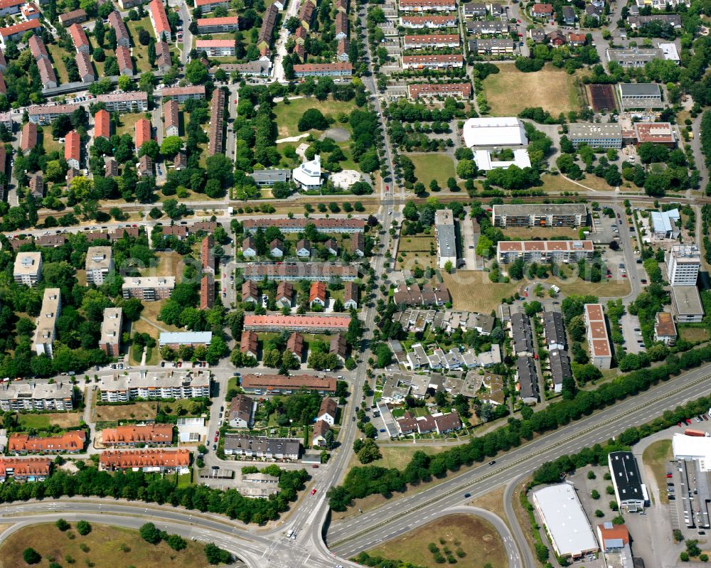 Aerial image Daxlanden - Residential area - mixed development of a multi-family housing estate and single-family housing estate in Daxlanden in the state Baden-Wuerttemberg, Germany