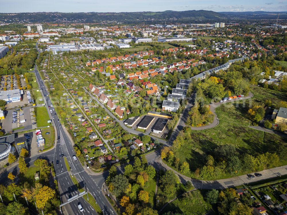 Dresden from above - Residential area - mixed development of a multi-family housing estate and single-family housing estate on street Windmuehlenstrasse in the district Niedersedlitz in Dresden in the state Saxony, Germany