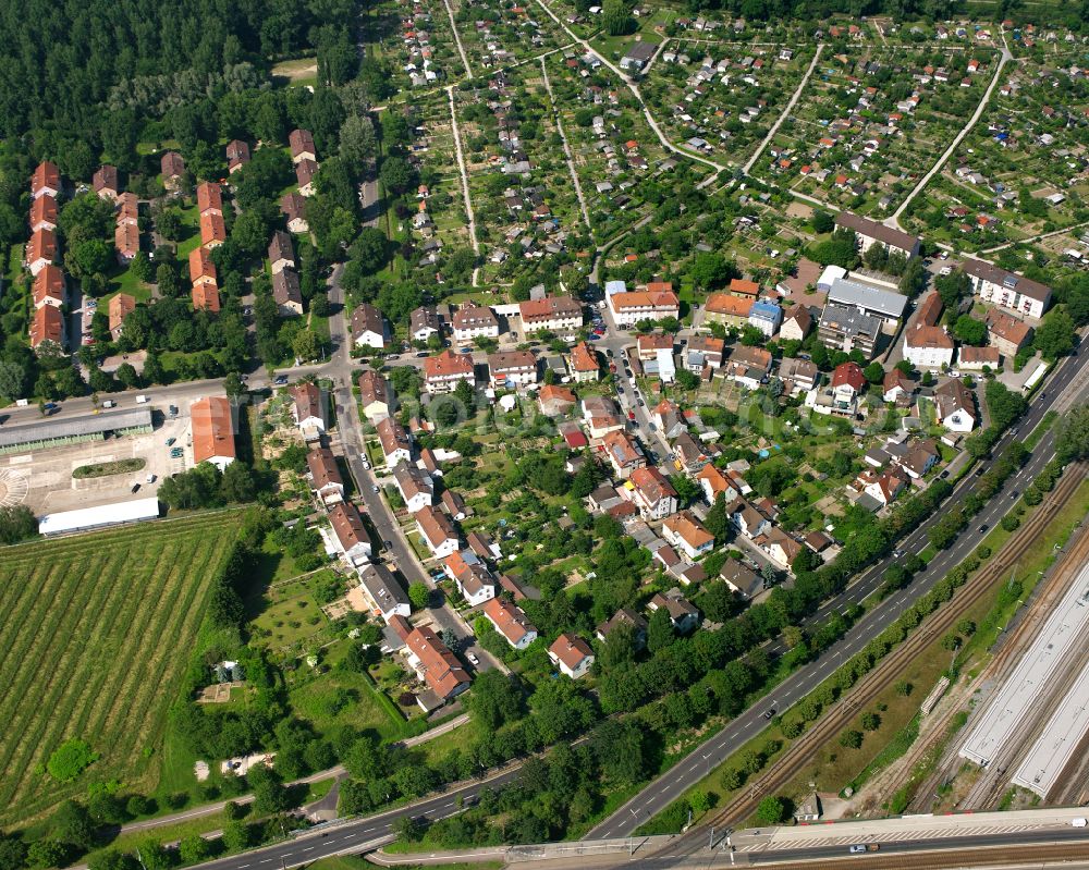 Durlach from above - Residential area - mixed development of a multi-family housing estate and single-family housing estate in Durlach in the state Baden-Wuerttemberg, Germany