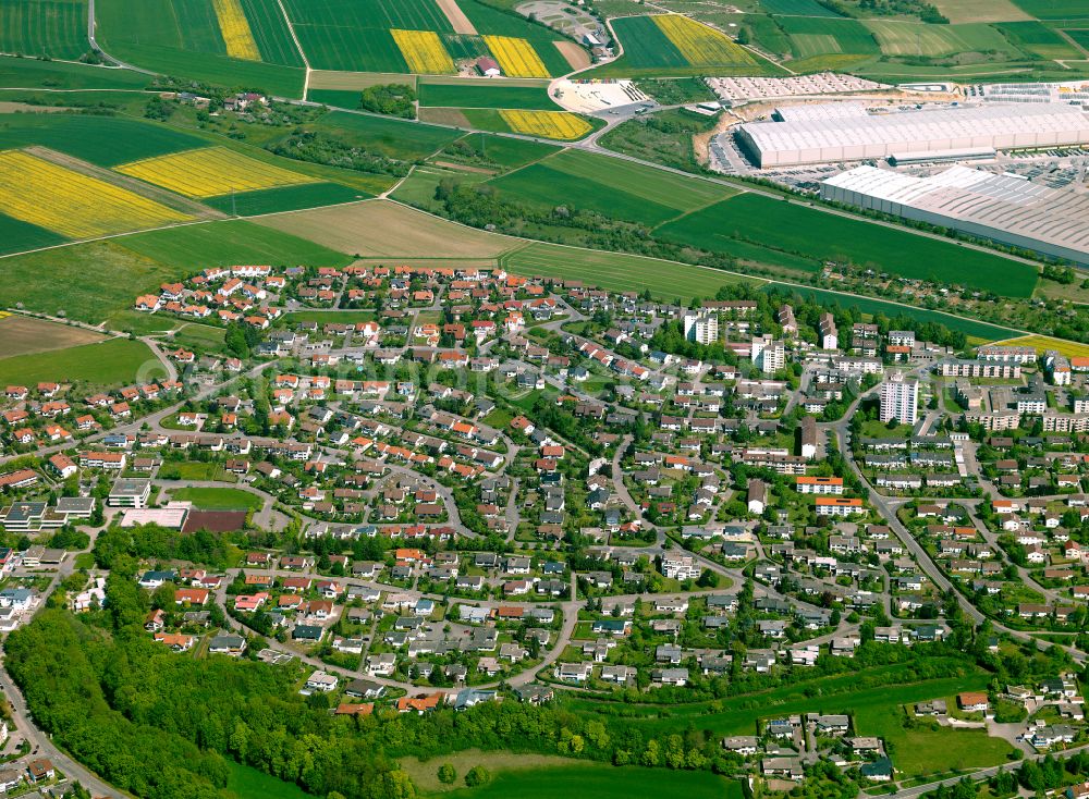 Ehingen (Donau) from the bird's eye view: Residential area - mixed development of a multi-family housing estate and single-family housing estate in Ehingen (Donau) in the state Baden-Wuerttemberg, Germany