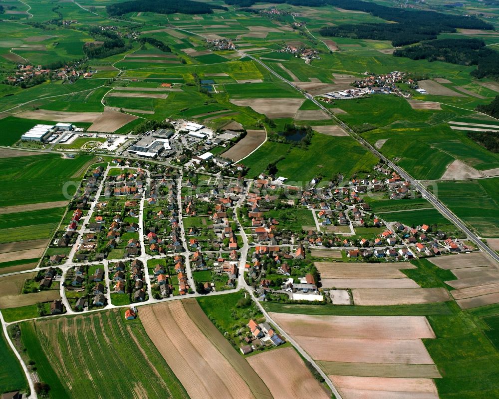 Elpersdorf bei Ansbach from the bird's eye view: Residential area - mixed development of a multi-family housing estate and single-family housing estate in Elpersdorf bei Ansbach in the state Bavaria, Germany