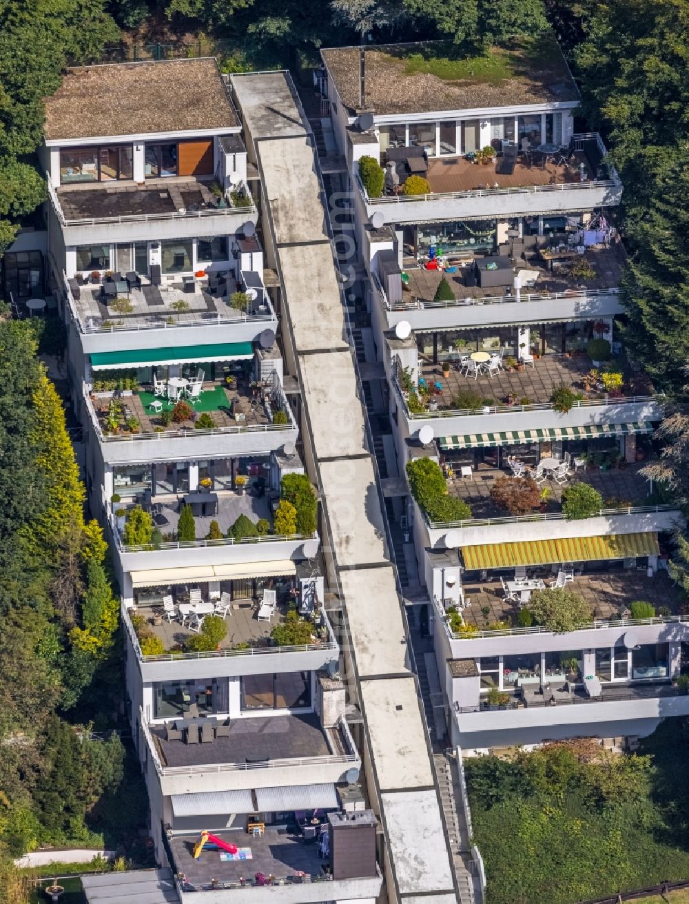 Aerial photograph Ennepetal - Residential area - mixed development of a multi-family housing estate and single-family housing estate in Ennepetal in the state North Rhine-Westphalia, Germany