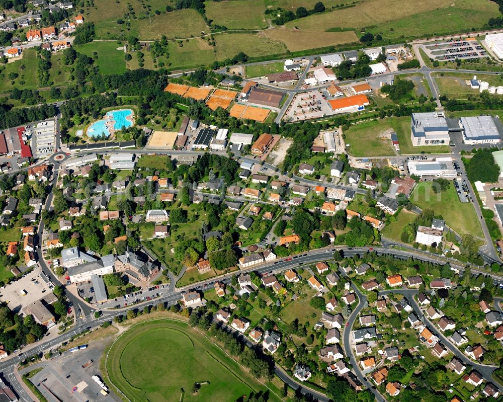 Aerial image Erbach - Residential area - mixed development of a multi-family housing estate and single-family housing estate in Erbach Odenwaldkreis in the state Hesse, Germany