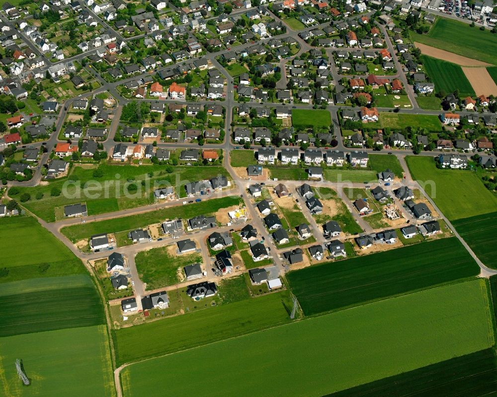 Aerial image Eschhofen - Residential area - mixed development of a multi-family housing estate and single-family housing estate in Eschhofen in the state Hesse, Germany