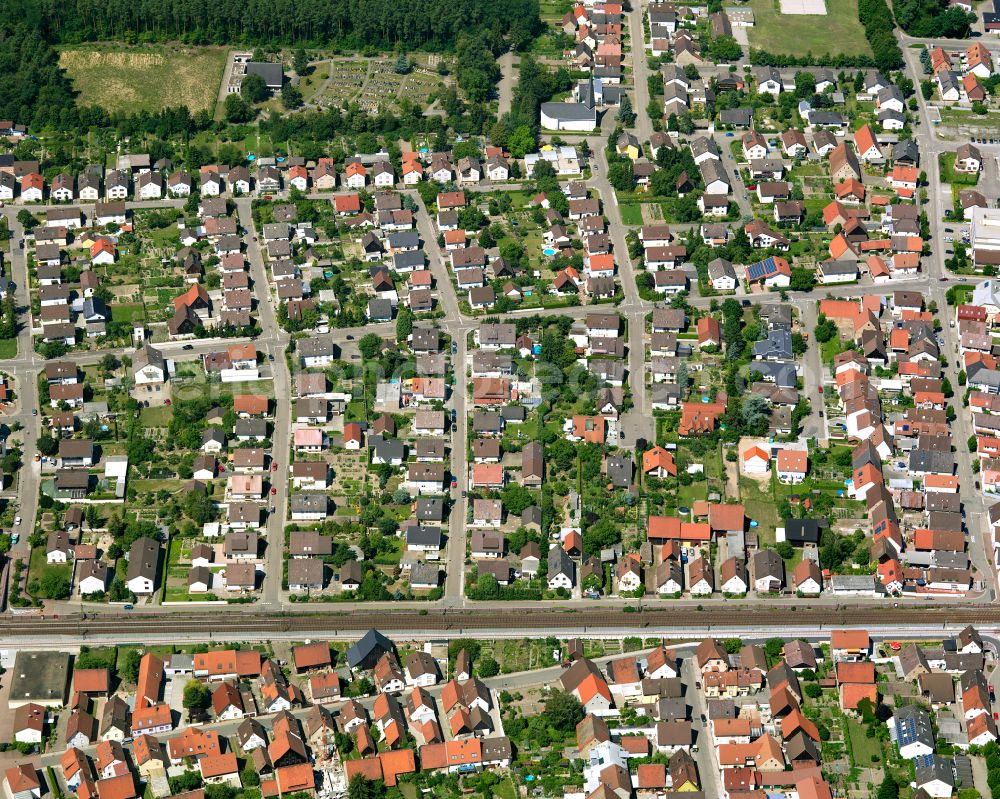 Aerial photograph Friedrichstal - Residential area - mixed development of a multi-family housing estate and single-family housing estate in Friedrichstal in the state Baden-Wuerttemberg, Germany