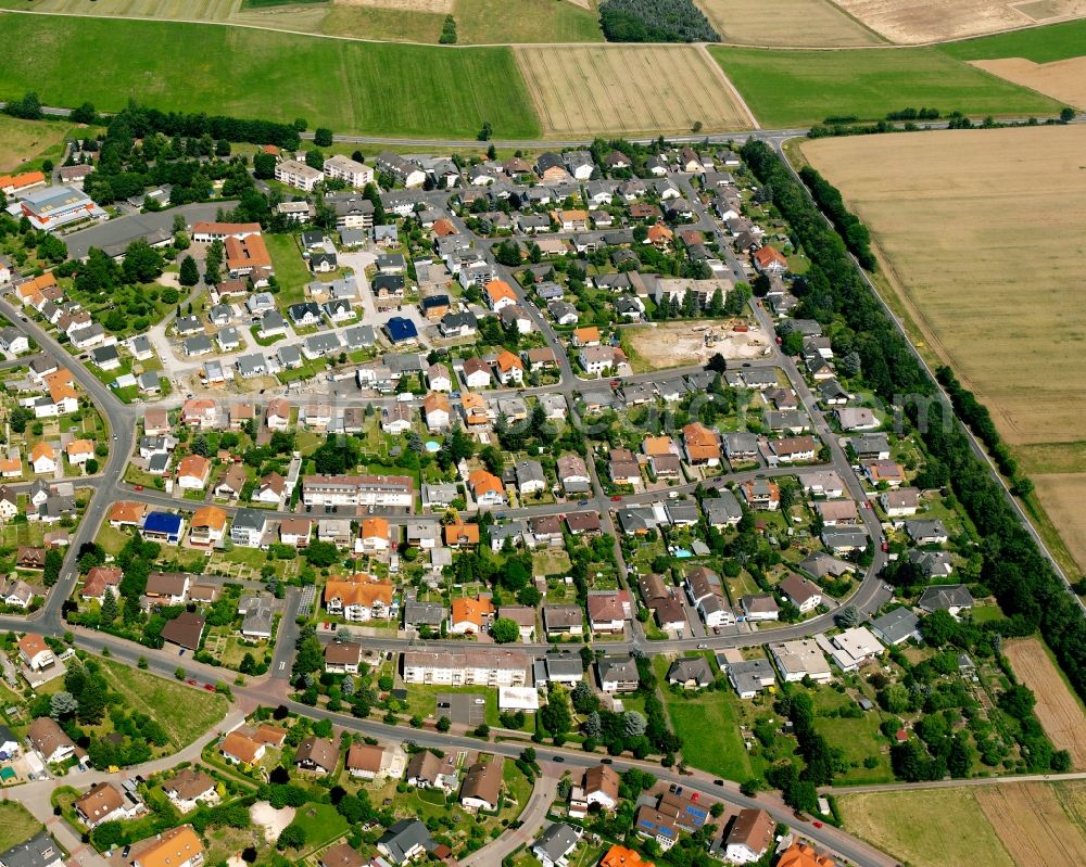 Garbenteich from above - Residential area - mixed development of a multi-family housing estate and single-family housing estate in Garbenteich in the state Hesse, Germany