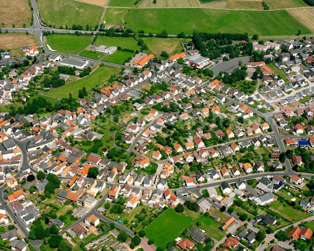 Garbenteich from the bird's eye view: Residential area - mixed development of a multi-family housing estate and single-family housing estate in Garbenteich in the state Hesse, Germany