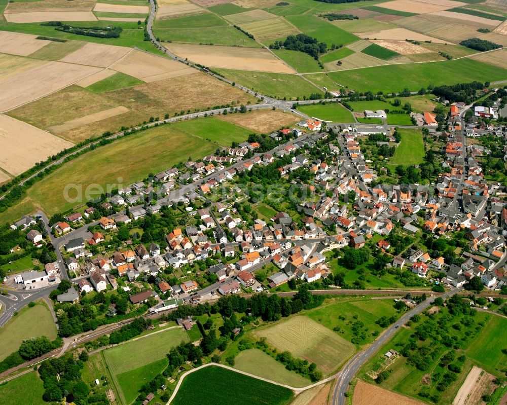 Aerial image Garbenteich - Residential area - mixed development of a multi-family housing estate and single-family housing estate in Garbenteich in the state Hesse, Germany