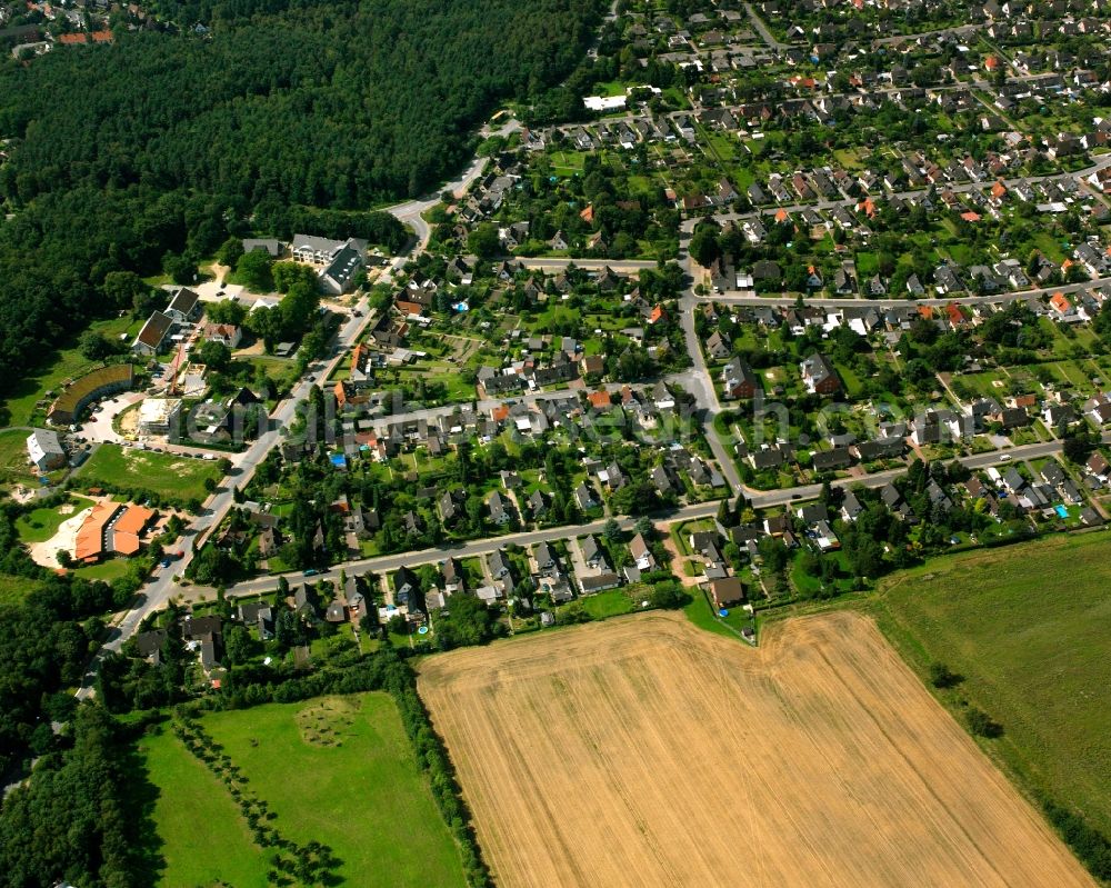 Geesthacht from the bird's eye view: Residential area - mixed development of a multi-family housing estate and single-family housing estate in Geesthacht in the state Schleswig-Holstein, Germany