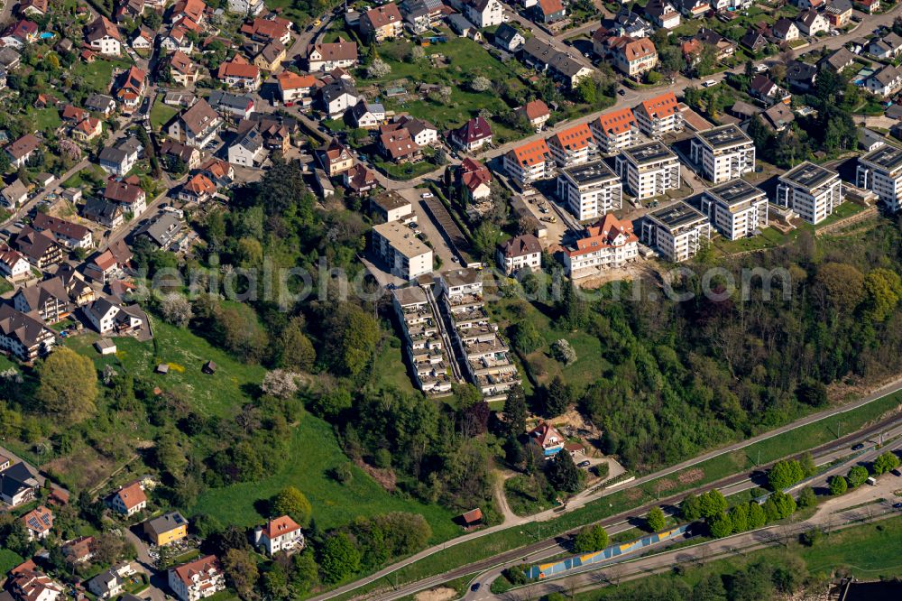 Aerial photograph Gernsbach - Residential area - mixed development of a multi-family housing estate and single-family housing estate in Gernsbach in the state Baden-Wuerttemberg, Germany