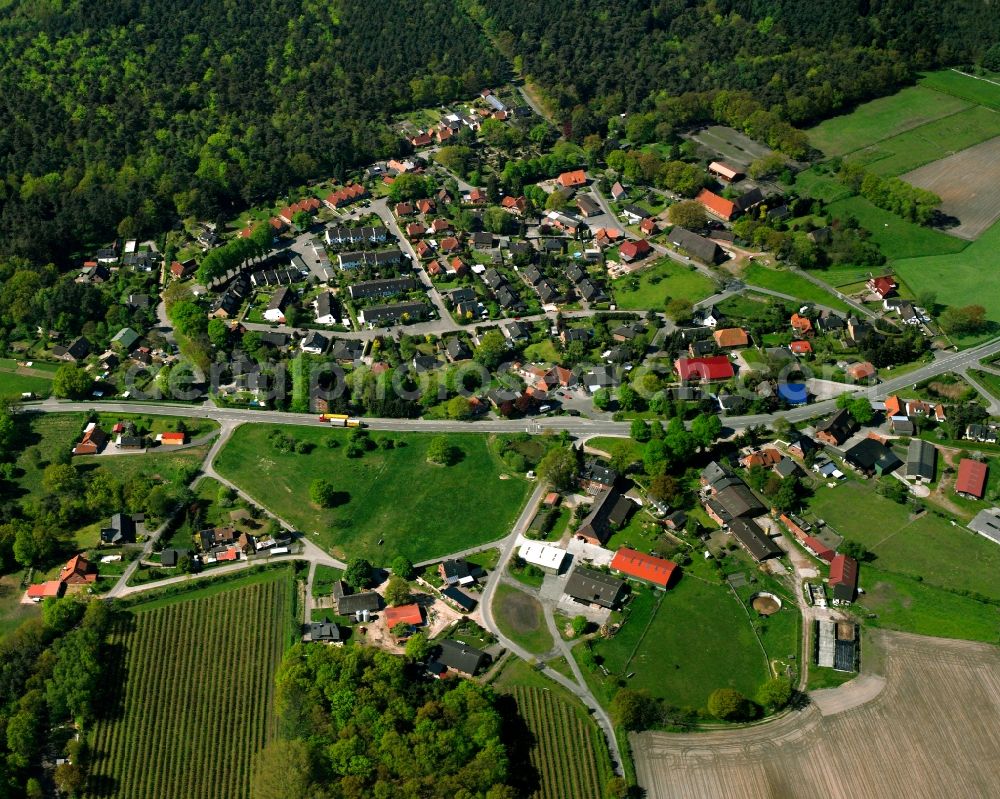 Aerial photograph Glüsing - Residential area - mixed development of a multi-family housing estate and single-family housing estate in Glüsing in the state Schleswig-Holstein, Germany