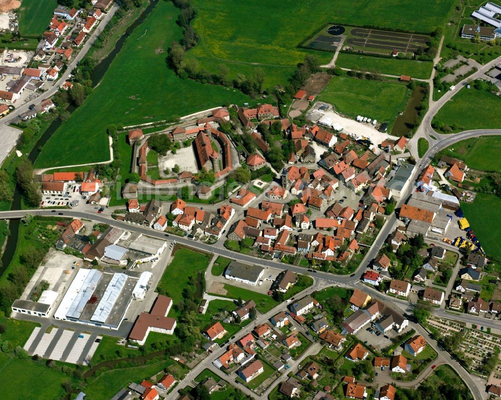 Gotzendorf from the bird's eye view: Residential area - mixed development of a multi-family housing estate and single-family housing estate in Gotzendorf in the state Bavaria, Germany