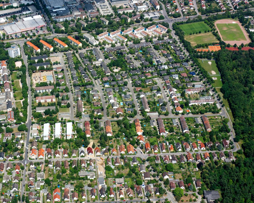 Aerial image Grünwinkel - Residential area - mixed development of a multi-family housing estate and single-family housing estate in Grünwinkel in the state Baden-Wuerttemberg, Germany