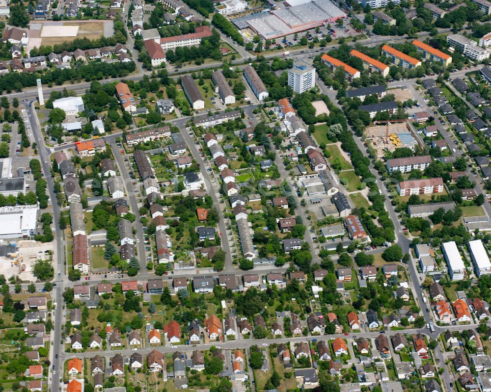 Aerial photograph Grünwinkel - Residential area - mixed development of a multi-family housing estate and single-family housing estate in Grünwinkel in the state Baden-Wuerttemberg, Germany