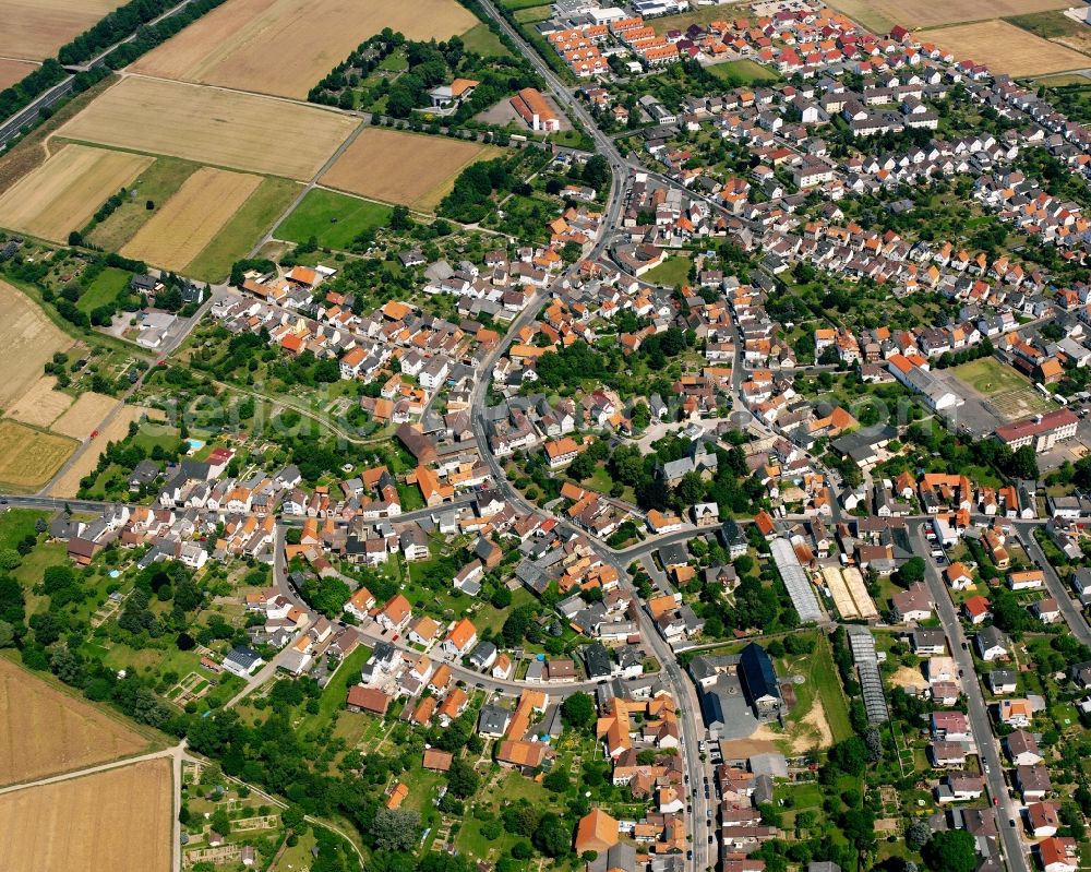 Großen-Linden from above - Residential area - mixed development of a multi-family housing estate and single-family housing estate in Großen-Linden in the state Hesse, Germany