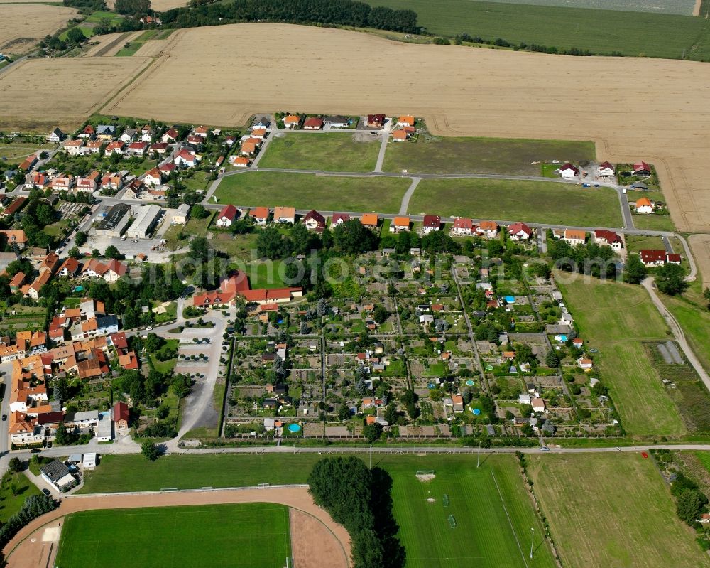 Großengottern from the bird's eye view: Residential area - mixed development of a multi-family housing estate and single-family housing estate in Großengottern in the state Thuringia, Germany