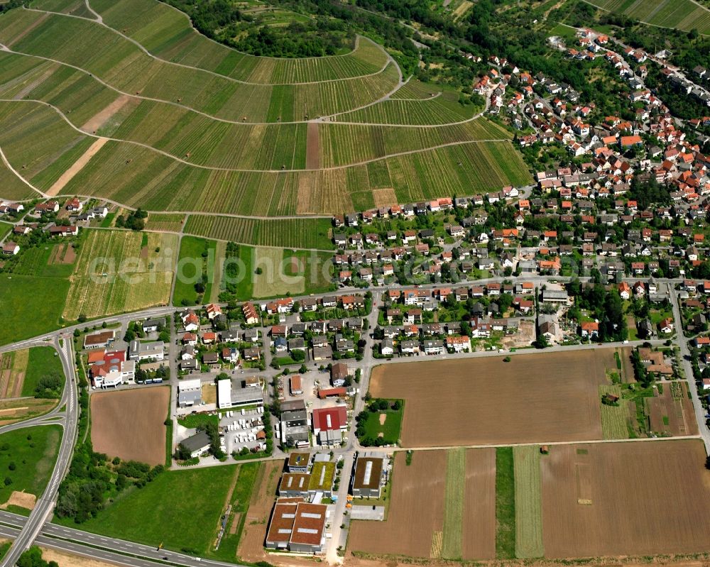 Grunbach from the bird's eye view: Residential area - mixed development of a multi-family housing estate and single-family housing estate in Grunbach in the state Baden-Wuerttemberg, Germany