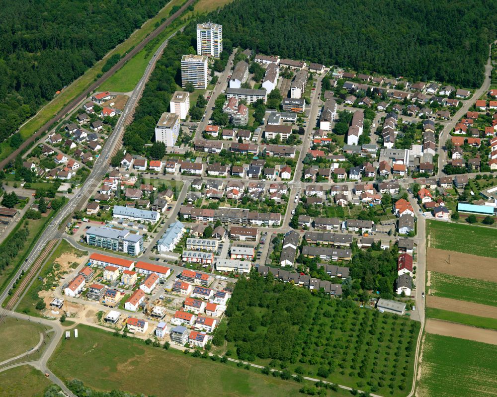 Aerial image Hagsfeld - Residential area - mixed development of a multi-family housing estate and single-family housing estate in Hagsfeld in the state Baden-Wuerttemberg, Germany