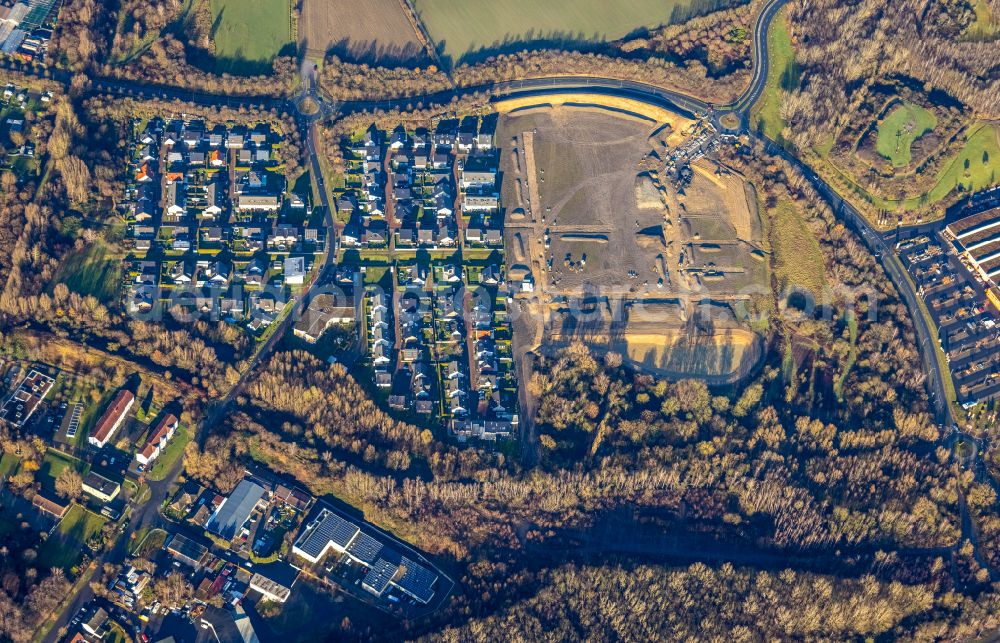 Hamm from above - Residential area - mixed development of a multi-family housing estate and single-family housing estate in the district Heessen in Hamm at Ruhrgebiet in the state North Rhine-Westphalia, Germany