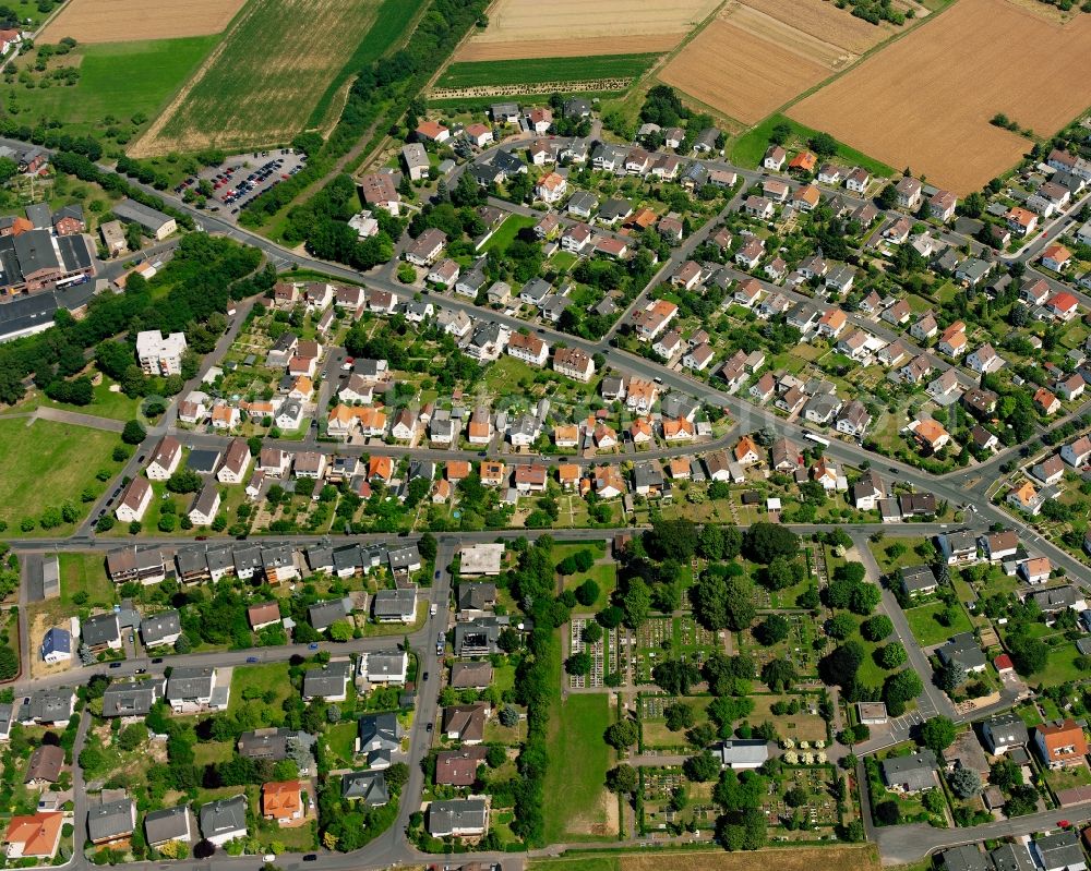 Aerial photograph Heuchelheim - Residential area - mixed development of a multi-family housing estate and single-family housing estate in Heuchelheim in the state Hesse, Germany