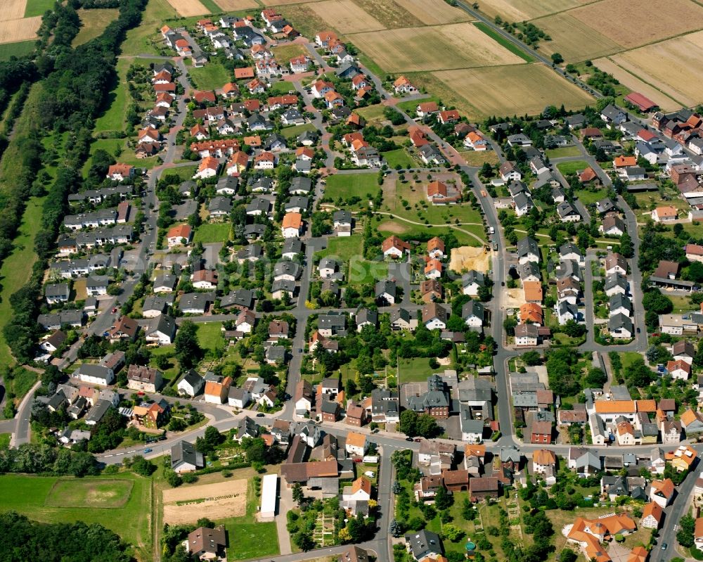 Aerial photograph Heuchelheim - Residential area - mixed development of a multi-family housing estate and single-family housing estate in Heuchelheim in the state Hesse, Germany