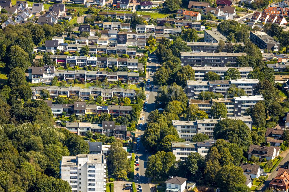 Hilgenplatz from above - Residential area - mixed development of a multi-family housing estate and single-family housing estate in Hilgenplatz in the state North Rhine-Westphalia, Germany