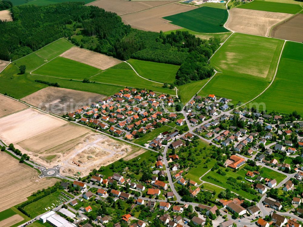 Hochdorf from the bird's eye view: Residential area - mixed development of a multi-family housing estate and single-family housing estate in Hochdorf in the state Baden-Wuerttemberg, Germany