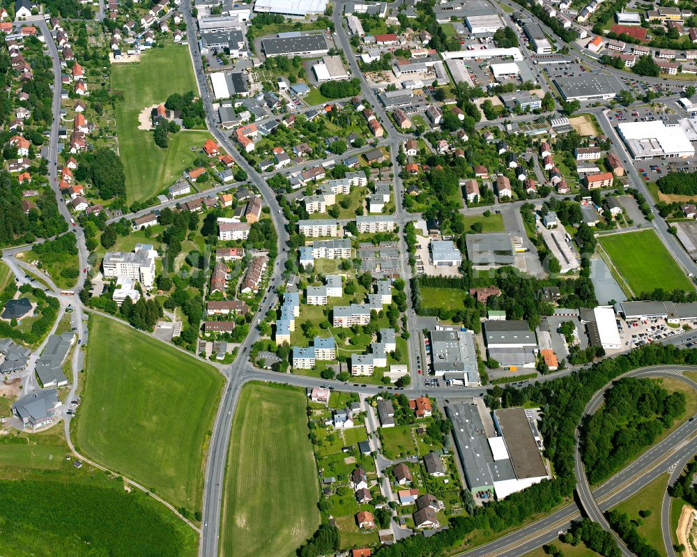 Hof from the bird's eye view: Residential area - mixed development of a multi-family housing estate and single-family housing estate in Hof in the state Bavaria, Germany