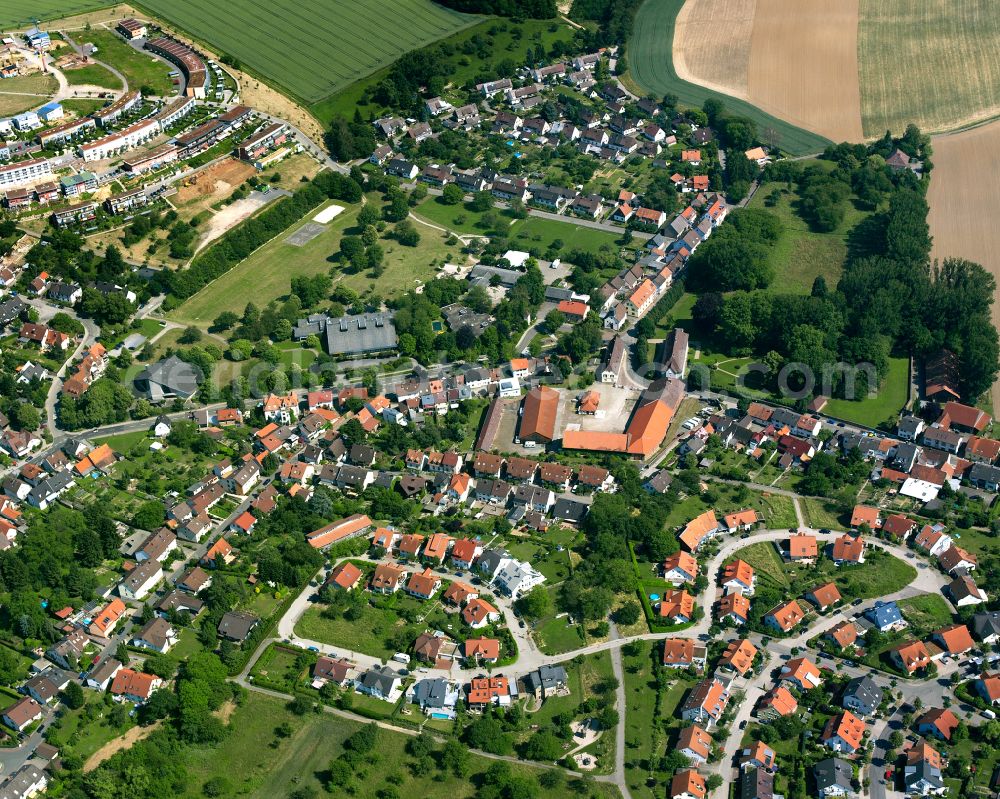 Aerial photograph Hohenwettersbach - Residential area - mixed development of a multi-family housing estate and single-family housing estate in Hohenwettersbach in the state Baden-Wuerttemberg, Germany