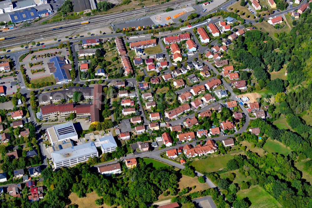 Aerial photograph Hohestadt - Residential area - mixed development of a multi-family housing estate and single-family housing estate in Hohestadt in the state Bavaria, Germany