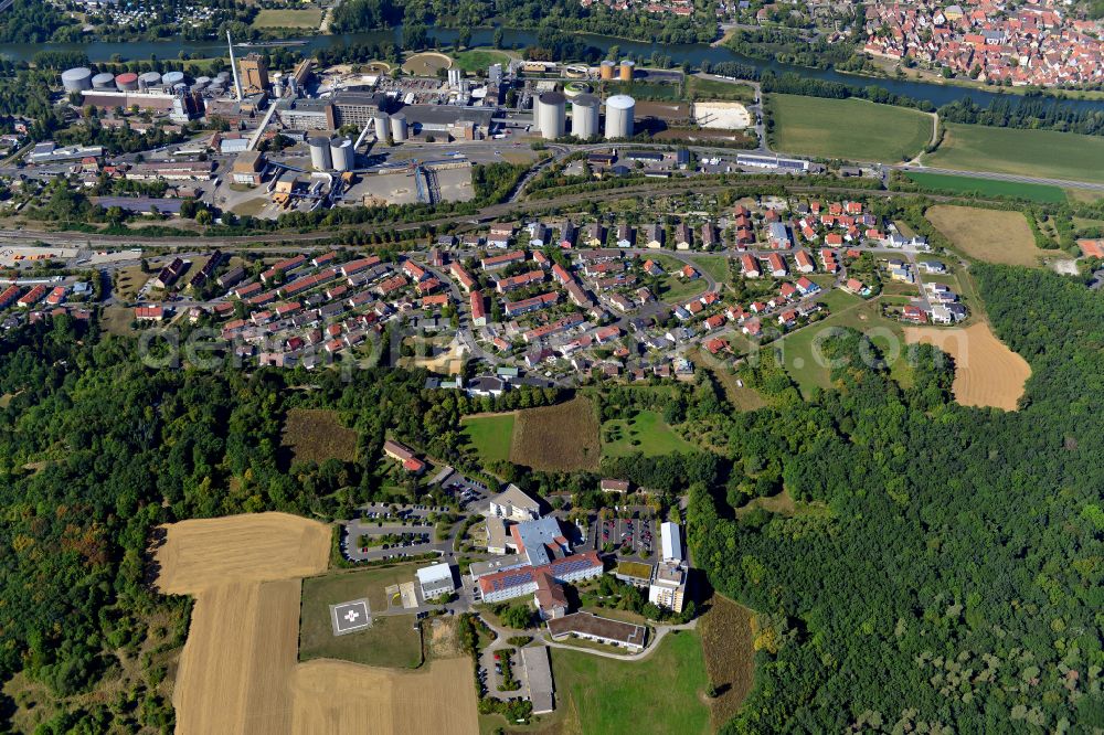 Aerial photograph Hohestadt - Residential area - mixed development of a multi-family housing estate and single-family housing estate in Hohestadt in the state Bavaria, Germany