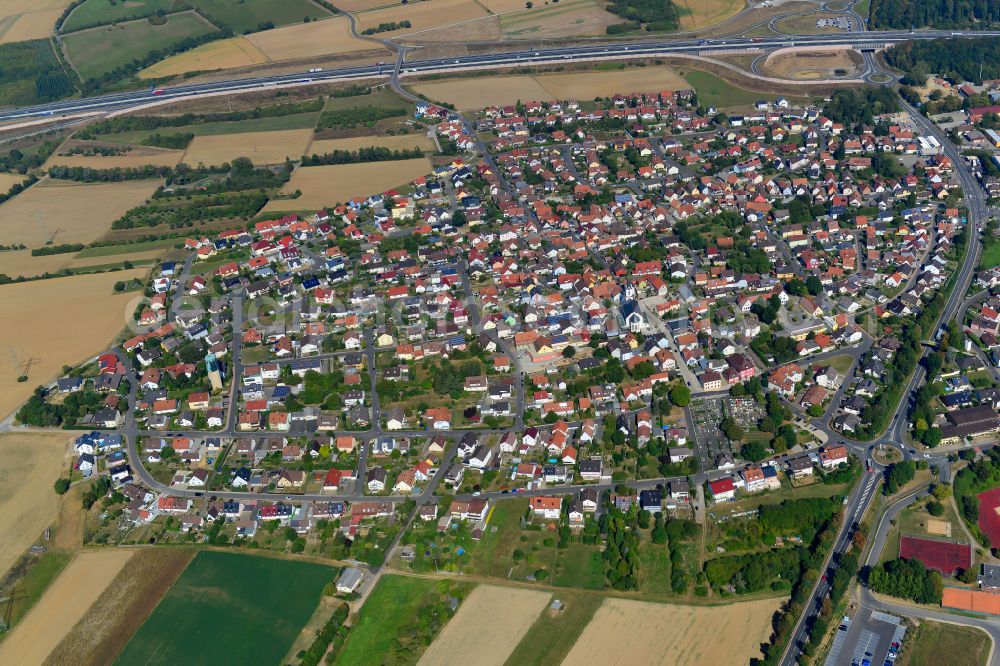 Aerial photograph Kist - Residential area - mixed development of a multi-family housing estate and single-family housing estate in Kist in the state Bavaria, Germany