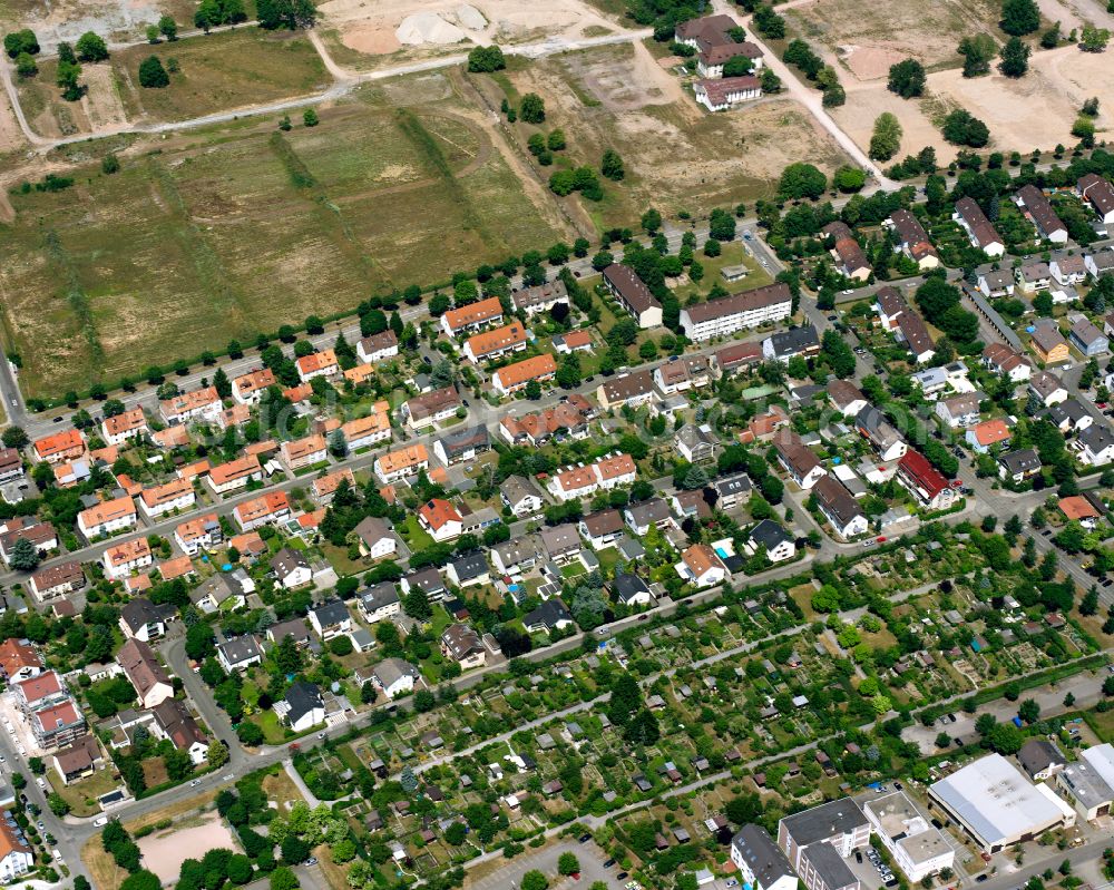 Knielingen from the bird's eye view: Residential area - mixed development of a multi-family housing estate and single-family housing estate in Knielingen in the state Baden-Wuerttemberg, Germany