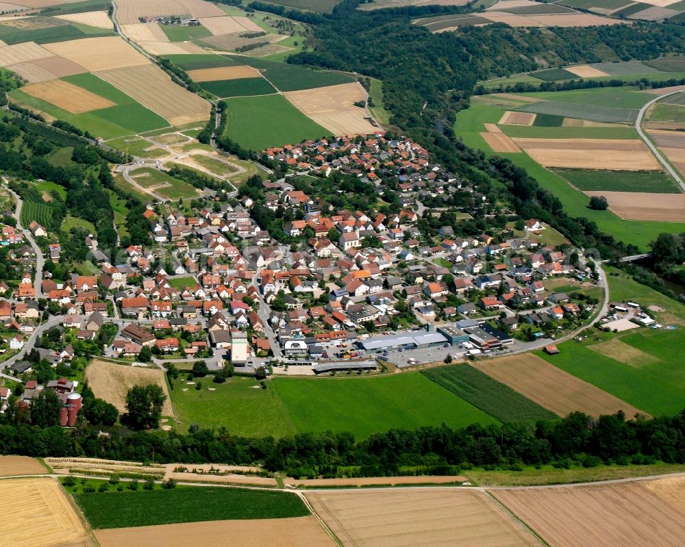 Aerial photograph Kochersteinsfeld - Residential area - mixed development of a multi-family housing estate and single-family housing estate in Kochersteinsfeld in the state Baden-Wuerttemberg, Germany