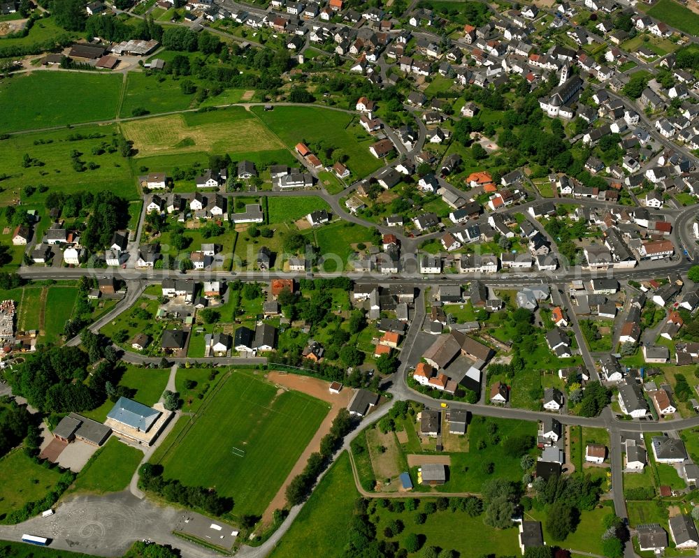 Aerial photograph Langendernbach - Residential area - mixed development of a multi-family housing estate and single-family housing estate in Langendernbach in the state Hesse, Germany