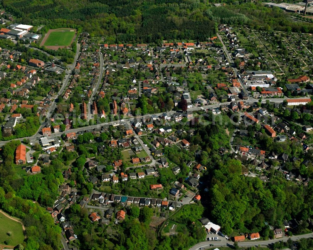 Aerial photograph Lauenburg/Elbe - Residential area - mixed development of a multi-family housing estate and single-family housing estate in Lauenburg/Elbe in the state Schleswig-Holstein, Germany