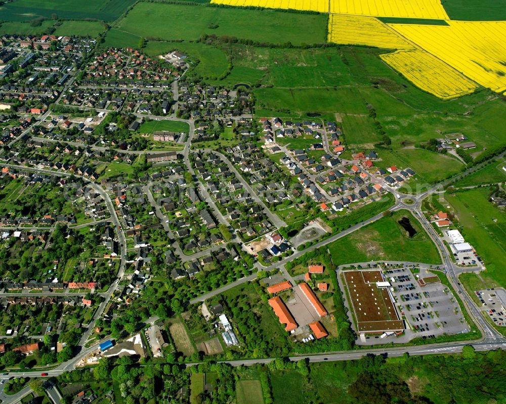 Aerial image Lauenburg/Elbe - Residential area - mixed development of a multi-family housing estate and single-family housing estate in Lauenburg/Elbe in the state Schleswig-Holstein, Germany