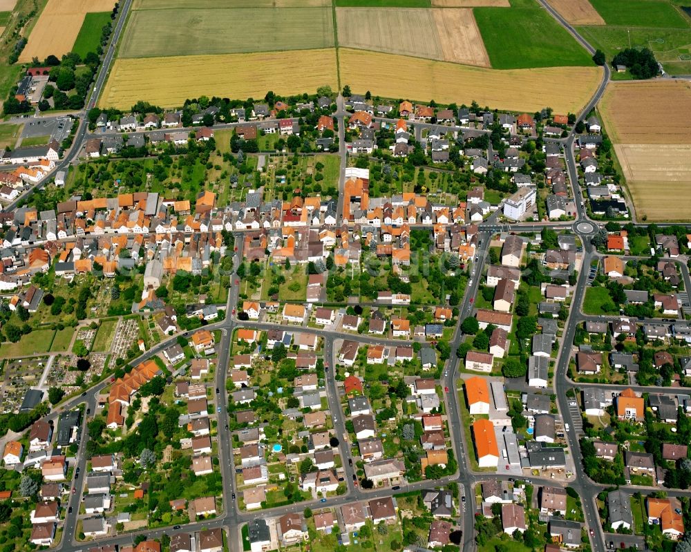 Aerial photograph Leihgestern - Residential area - mixed development of a multi-family housing estate and single-family housing estate in Leihgestern in the state Hesse, Germany