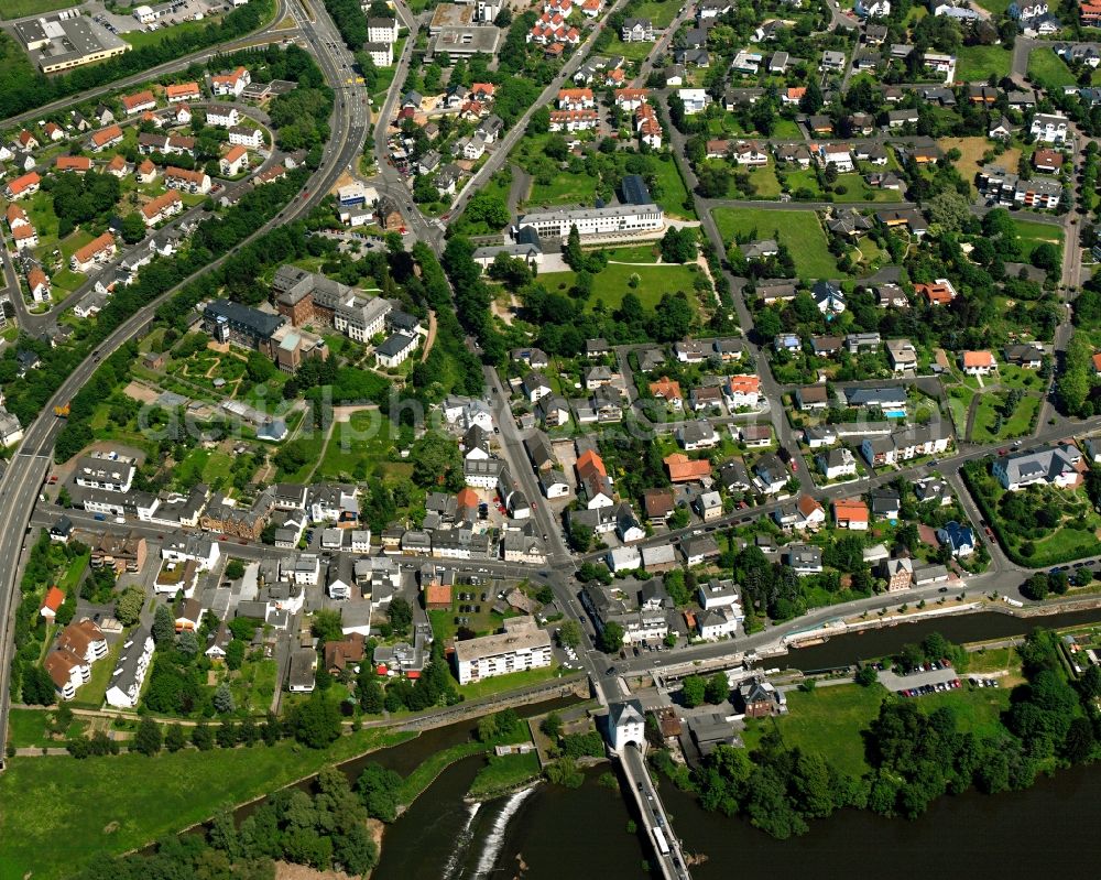 Limburg an der Lahn from the bird's eye view: Residential area - mixed development of a multi-family housing estate and single-family housing estate in Limburg an der Lahn in the state Hesse, Germany