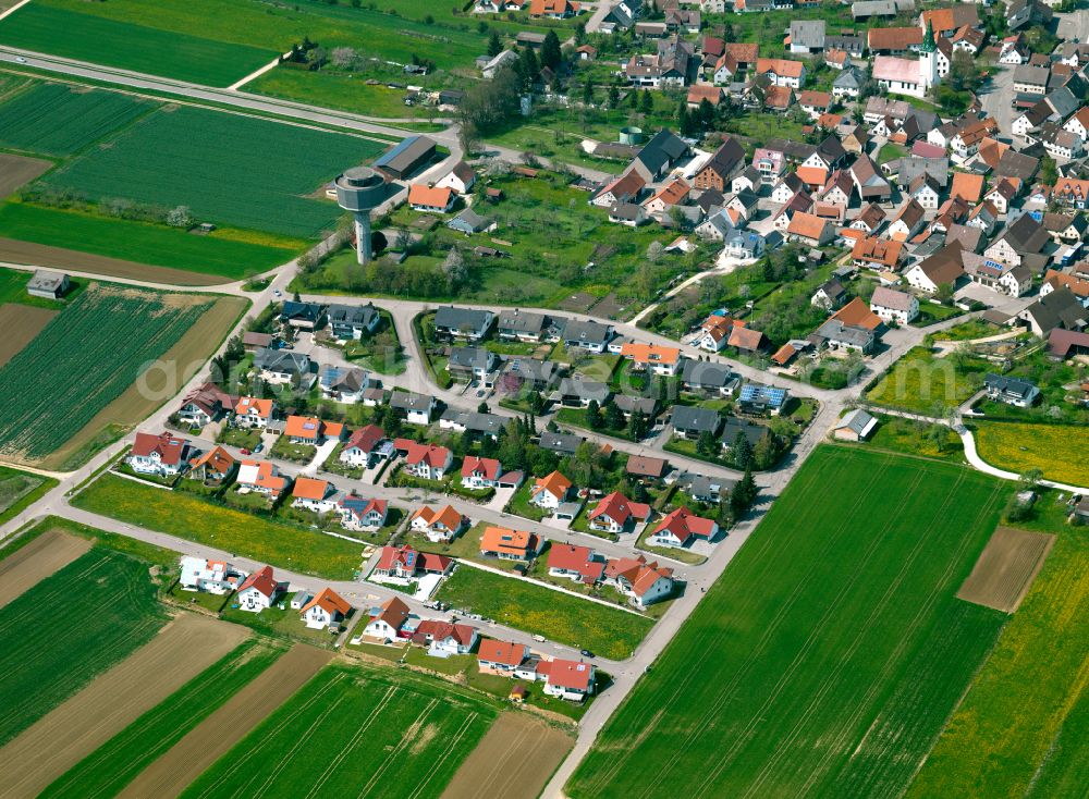 Aerial image Machtolsheim - Residential area - mixed development of a multi-family housing estate and single-family housing estate in Machtolsheim in the state Baden-Wuerttemberg, Germany