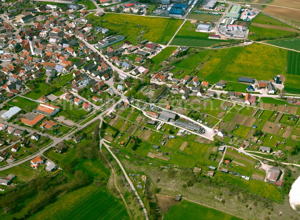 Aerial image Merklingen - Residential area - mixed development of a multi-family housing estate and single-family housing estate in Merklingen in the state Baden-Wuerttemberg, Germany