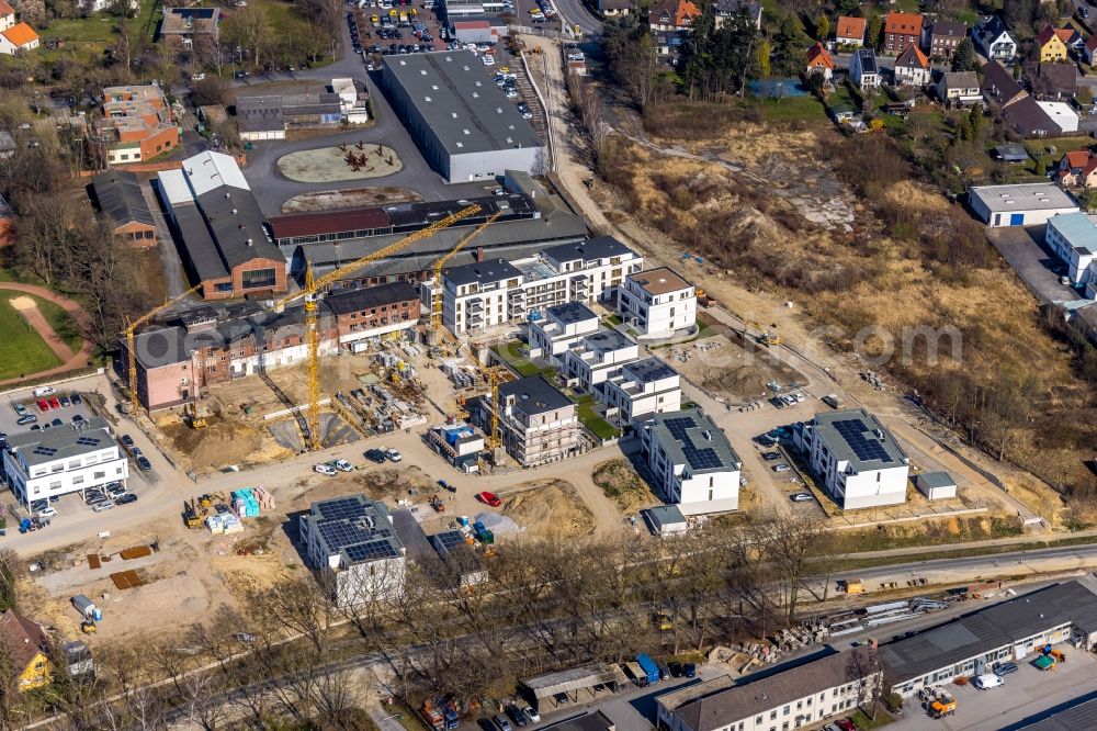 Aerial image Soest - Residential area - mixed development of a multi-family housing estate and single-family housing estate of Merkurhoefe also called Merkur Living - Merkurhoefe on Rennekonp in Soest in the state North Rhine-Westphalia, Germany